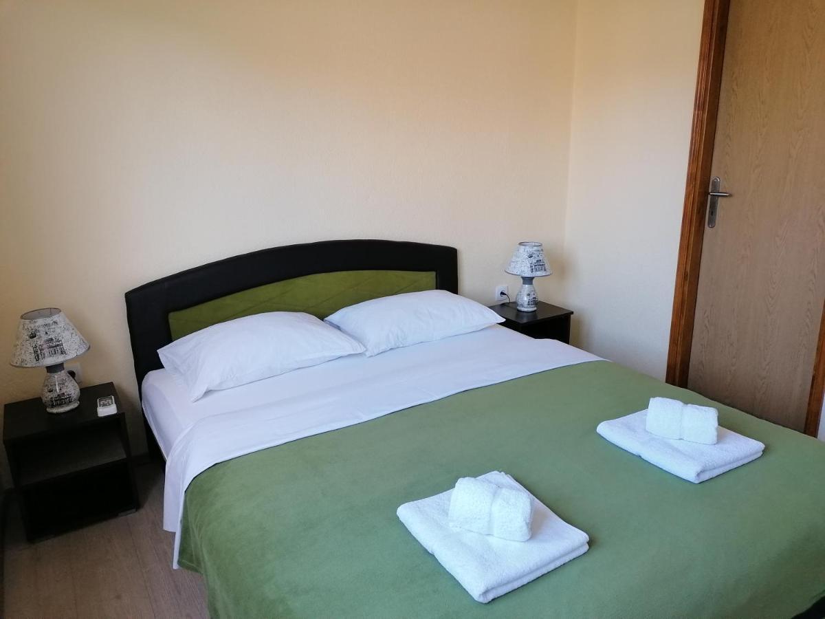 Apartmani Sara Требине Екстериор снимка
