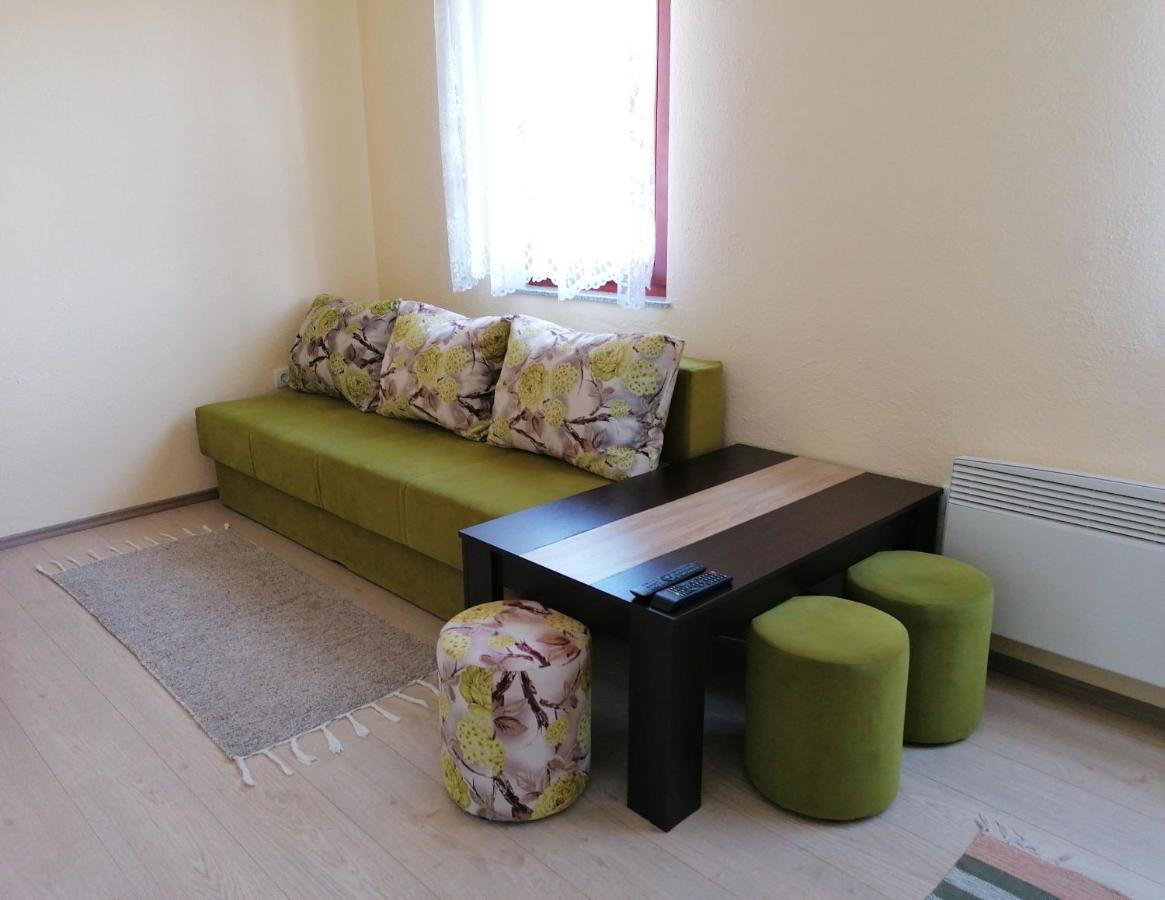 Apartmani Sara Требине Екстериор снимка