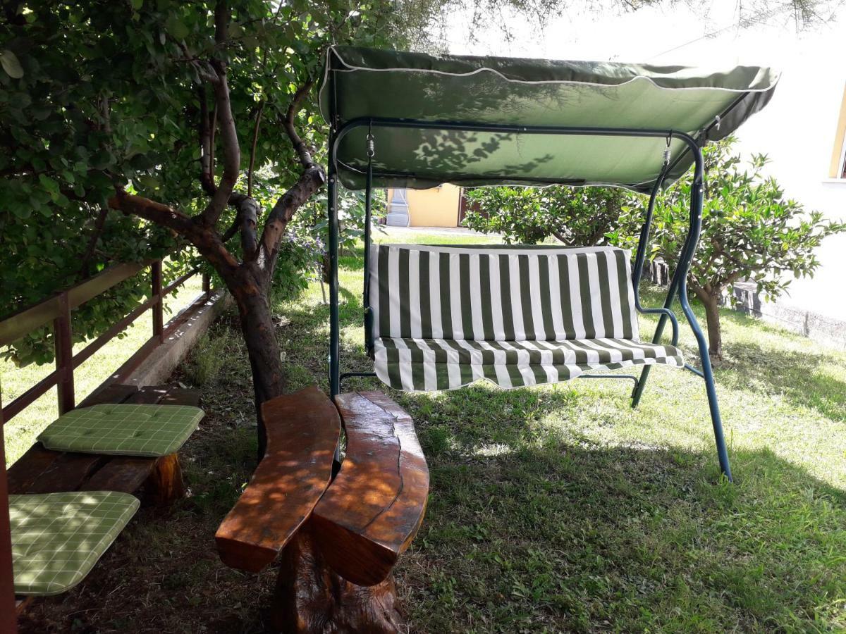 Apartmani Sara Требине Екстериор снимка